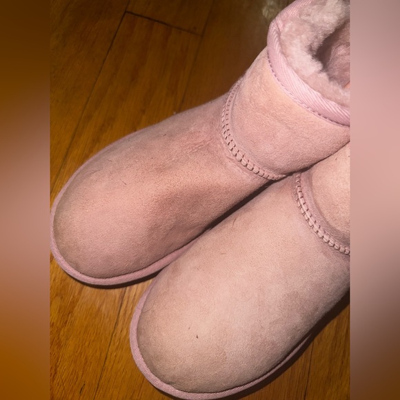 Shoes - Brand new Pink uggs size 6 women’s never worn